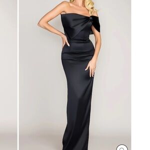 Moda Glam Boutique Black One Shoulder Sleeveless Cocktail Gown